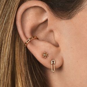ONLY 2 LEFT! Gold Ear Cuff/Star Pin Earrings Set